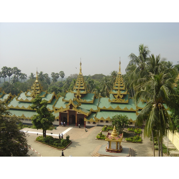 Picture Myanmar Yangon Shwedagon Pagoda 2005-01 51 - Center Shwedagon Pagoda