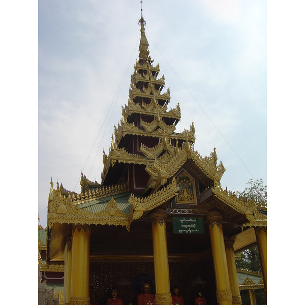 Picture Myanmar Yangon Shwedagon Pagoda 2005-01 37 - Discovery Shwedagon Pagoda