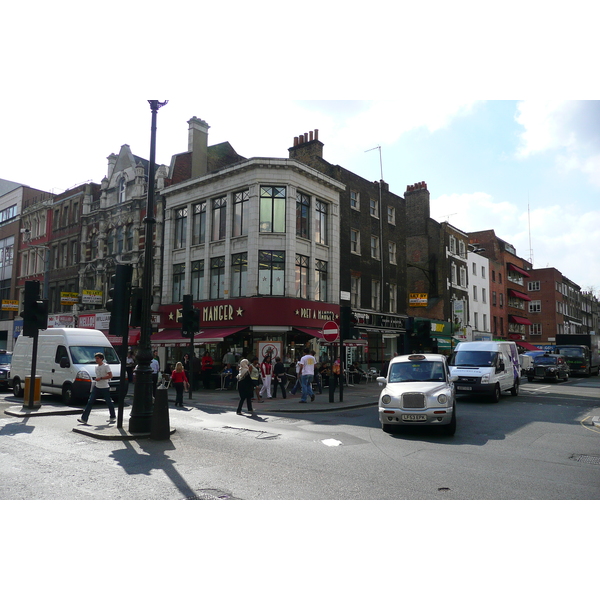 Picture United Kingdom London Tottenham Court Road 2007-09 55 - Discovery Tottenham Court Road