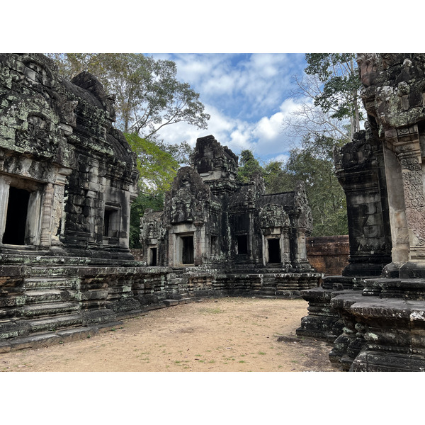 Picture Cambodia Siem Reap Thommanon 2023-01 11 - Recreation Thommanon