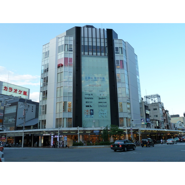 Picture Japan Kyoto Shijo dori 2010-06 8 - History Shijo dori