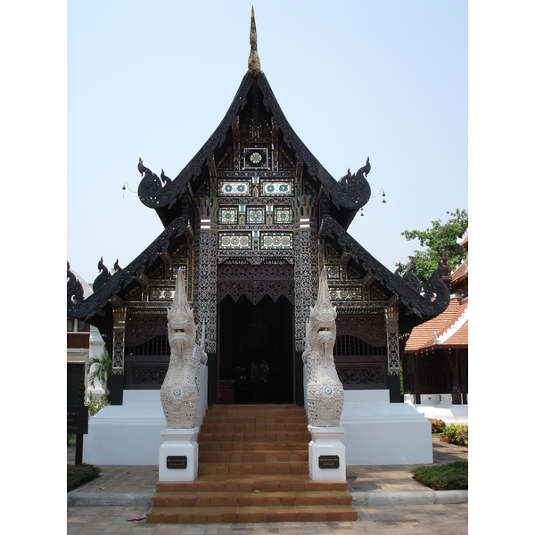 Picture Thailand Chiang Mai Inside Canal Wat Chediluang Varaviharn temple 2006-04 5 - Center Wat Chediluang Varaviharn temple