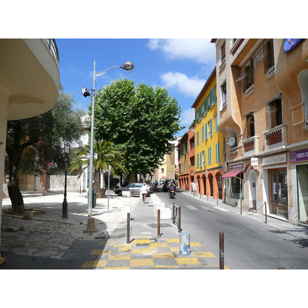 Picture France Vence Avenue H. Isnard 2007-07 7 - Tour Avenue H. Isnard