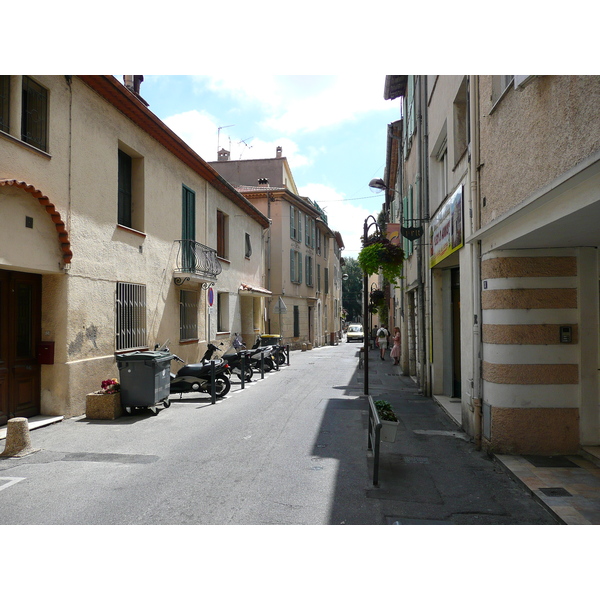 Picture France Vence Avenue H. Isnard 2007-07 24 - Discovery Avenue H. Isnard