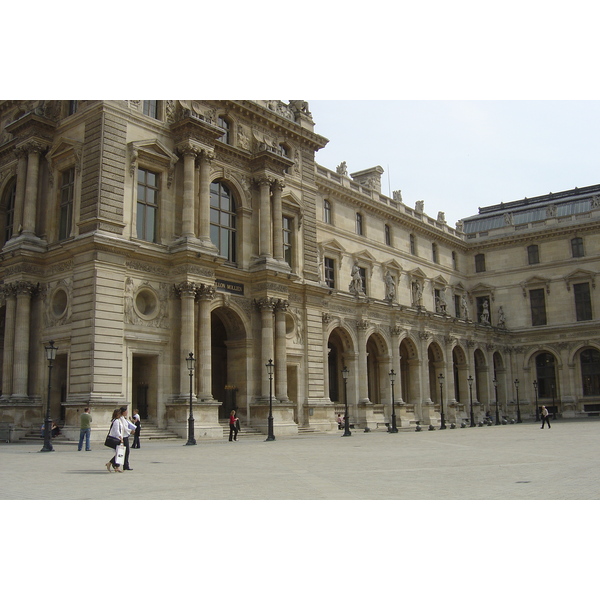 Picture France Paris Louvre 2007-05 28 - Center Louvre