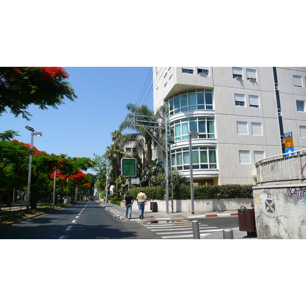 Picture Israel Tel Aviv Rothschild Street 2007-06 20 - Journey Rothschild Street