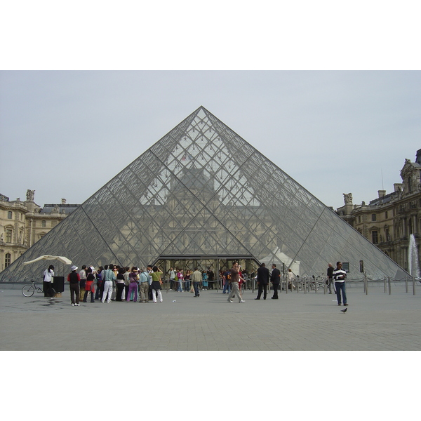 Picture France Paris Louvre 2007-05 0 - Around Louvre