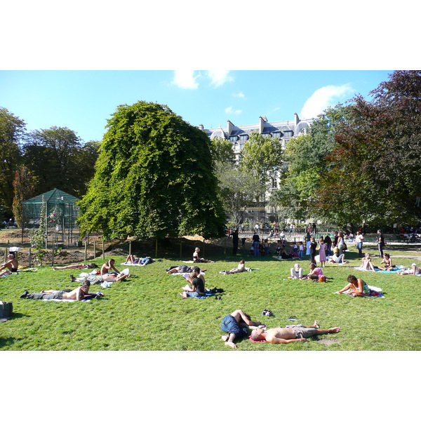 Picture France Paris Monceau Garden 2007-09 11 - Center Monceau Garden