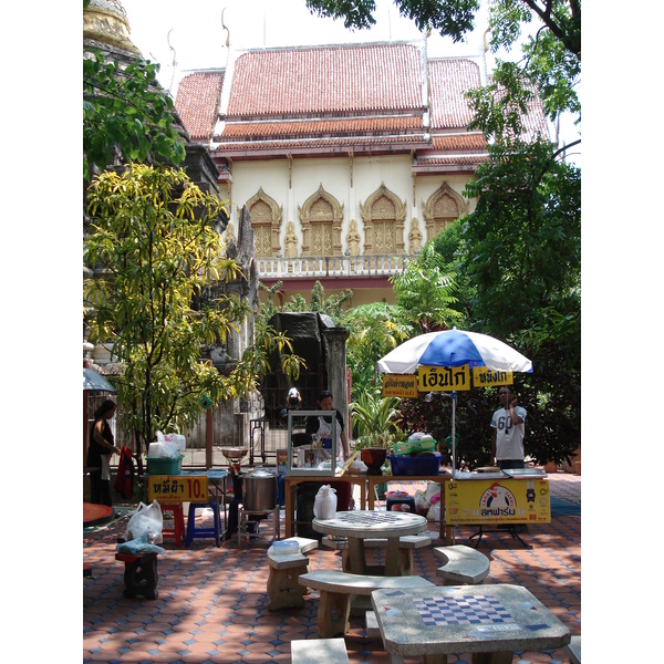 Picture Thailand Chiang Mai Inside Canal Rad Cha Dom Nurn (Walking Street) 2006-04 36 - History Rad Cha Dom Nurn (Walking Street)