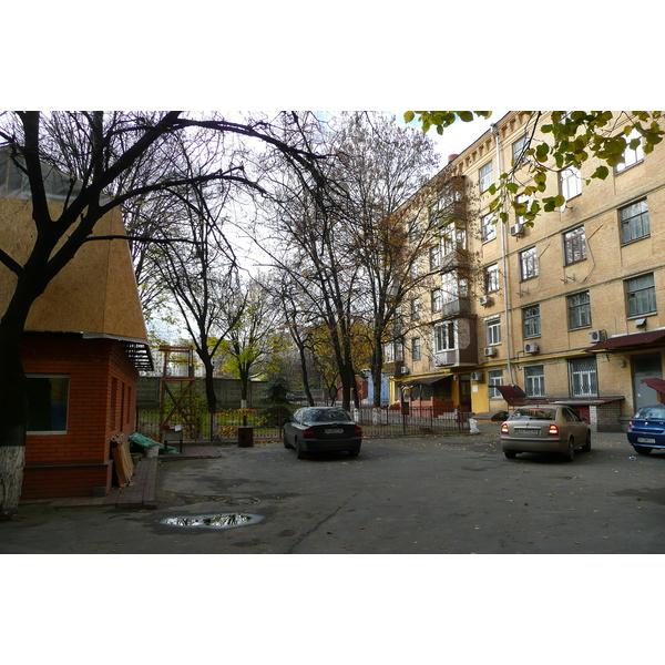 Picture Ukraine Kiev Pechersk 2007-11 86 - History Pechersk