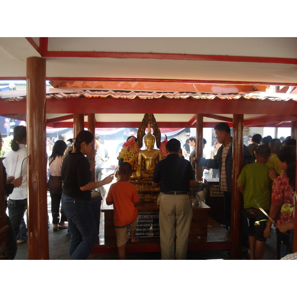 Picture Thailand Phitsanulok Wat Pra Sri Rattana Mahathat Vora Maha Vihar 2008-01 45 - Center Wat Pra Sri Rattana Mahathat Vora Maha Vihar