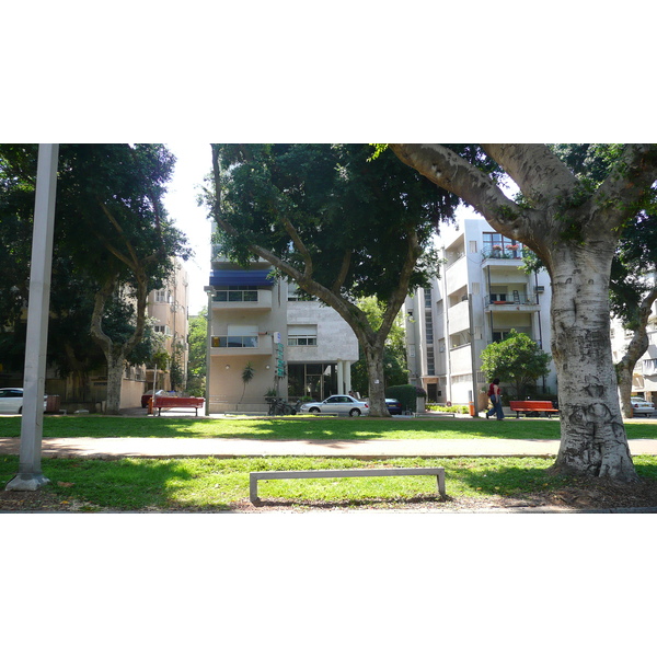 Picture Israel Tel Aviv Rothschild Street 2007-06 30 - Tours Rothschild Street