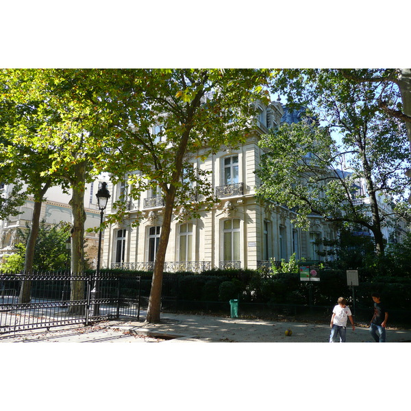 Picture France Paris Monceau Garden 2007-09 15 - Tour Monceau Garden