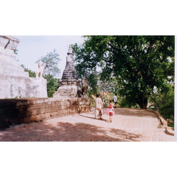 Picture Cambodia Phnom Pen 1996-06 14 - History Phnom Pen