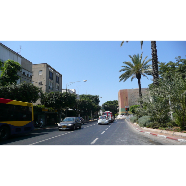 Picture Israel Tel Aviv Tarsat Street 2007-06 12 - Center Tarsat Street