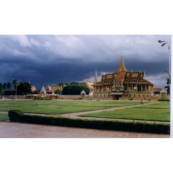 Picture Cambodia Phnom Pen 1996-06 4 - Around Phnom Pen