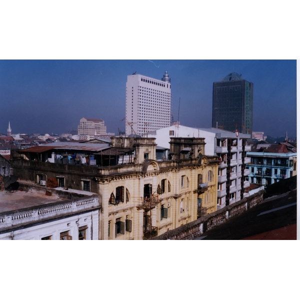 Picture Myanmar Yangon 1998-01 4 - Discovery Yangon