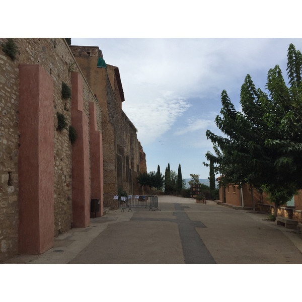 Picture France Roussillon 2017-08 41 - Tour Roussillon