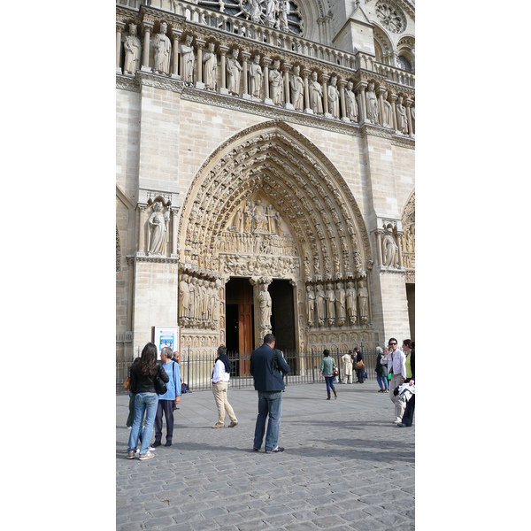 Picture France Paris Notre Dame 2007-05 259 - Recreation Notre Dame