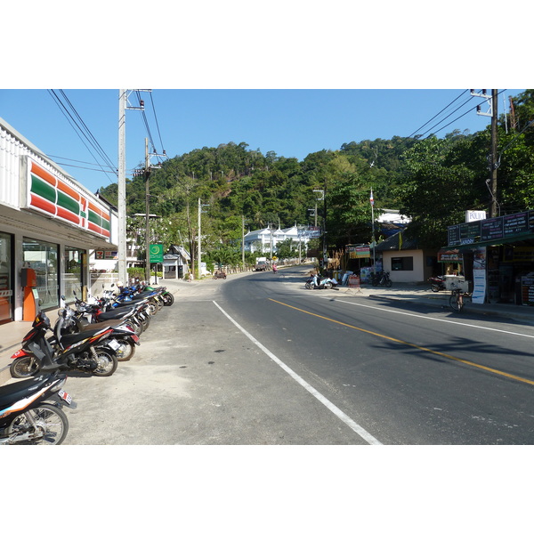 Picture Thailand Ko Chang Island road 2011-02 84 - History Island road