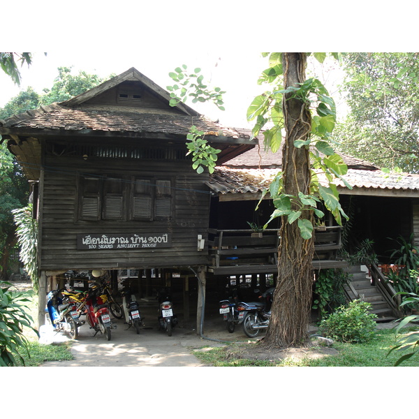 Picture Thailand Chiang Mai Inside Canal 2006-04 34 - Discovery Inside Canal