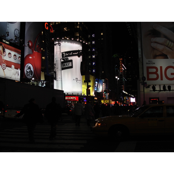 Picture United States New York Time Square 2006-03 30 - Discovery Time Square