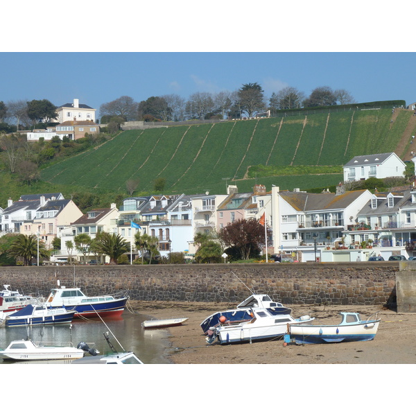 Picture Jersey Jersey Gorey 2010-04 16 - Discovery Gorey