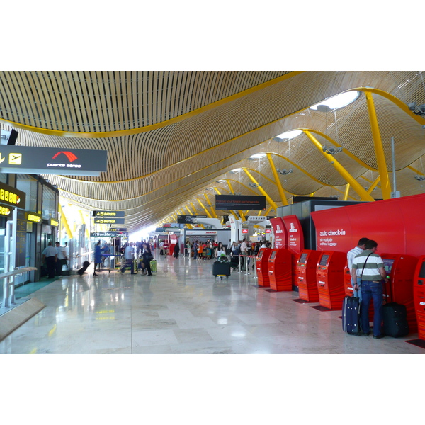 Picture Spain Madrid Barajas Airport 2007-09 9 - Around Barajas Airport