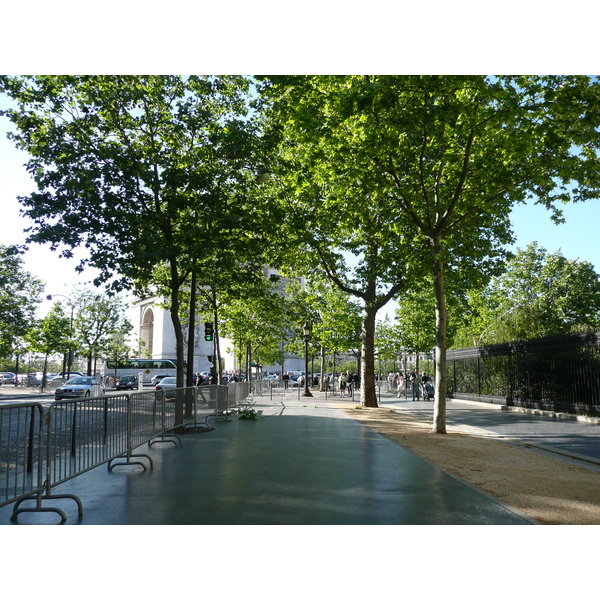 Picture France Paris Etoile and Arc de Triomphe 2007-05 72 - Center Etoile and Arc de Triomphe