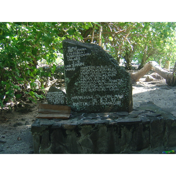 Picture Polynesia Bora Bora 2006-04 23 - History Bora Bora