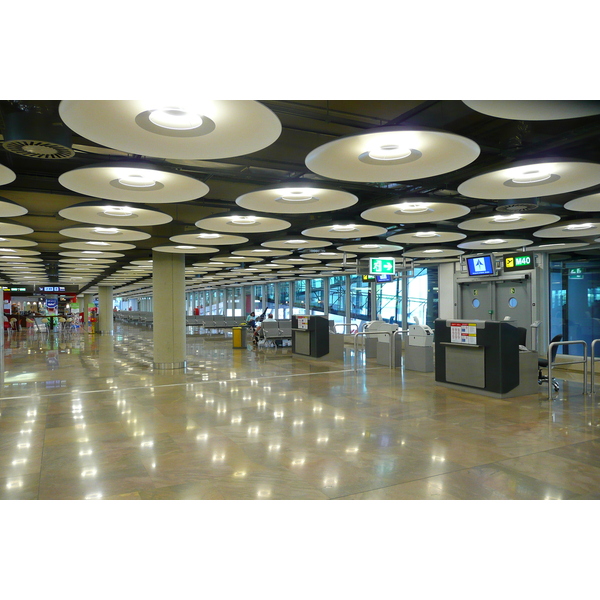 Picture Spain Madrid Barajas Airport 2007-09 87 - Center Barajas Airport