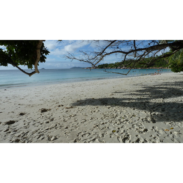 Picture Seychelles Anse Lazio 2011-10 127 - Center Anse Lazio