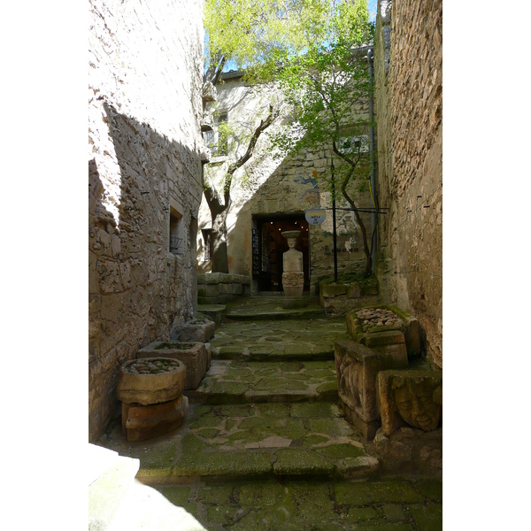 Picture France Baux de Provence Baux de Provence Village 2008-04 22 - Around Baux de Provence Village