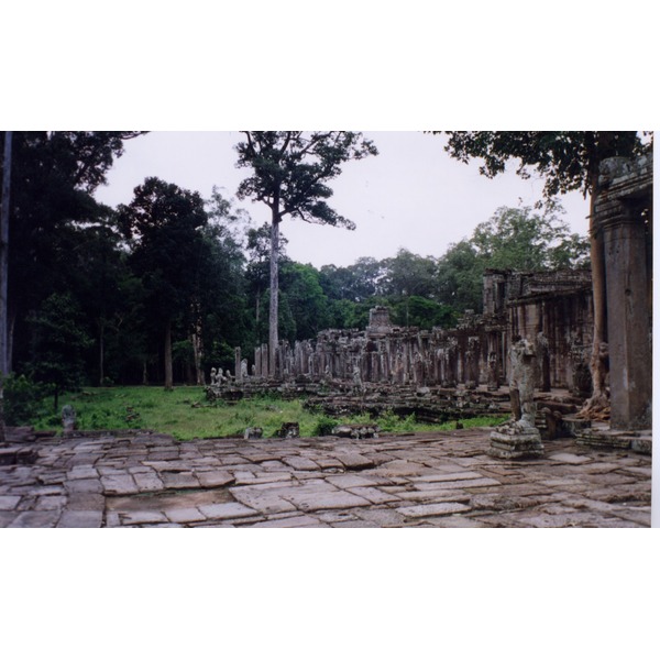 Picture Cambodia Angkor 1996-06 28 - Tours Angkor