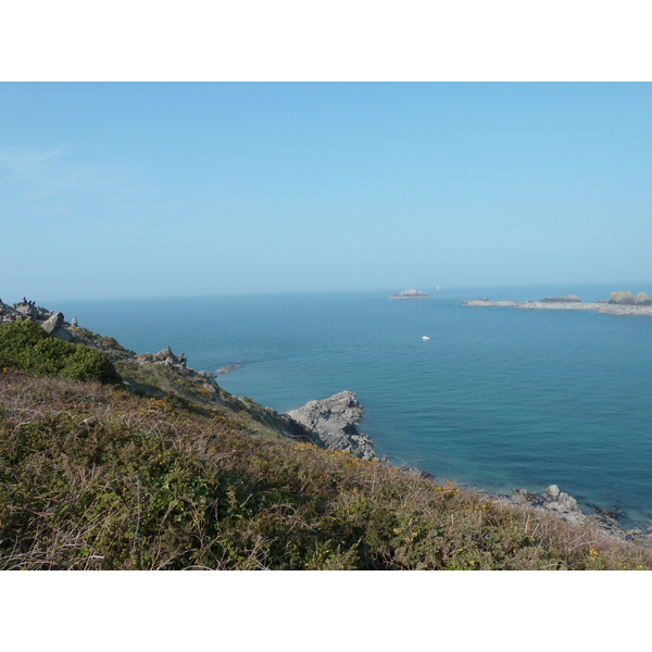 Picture France Grouin Point 2010-04 32 - Tours Grouin Point