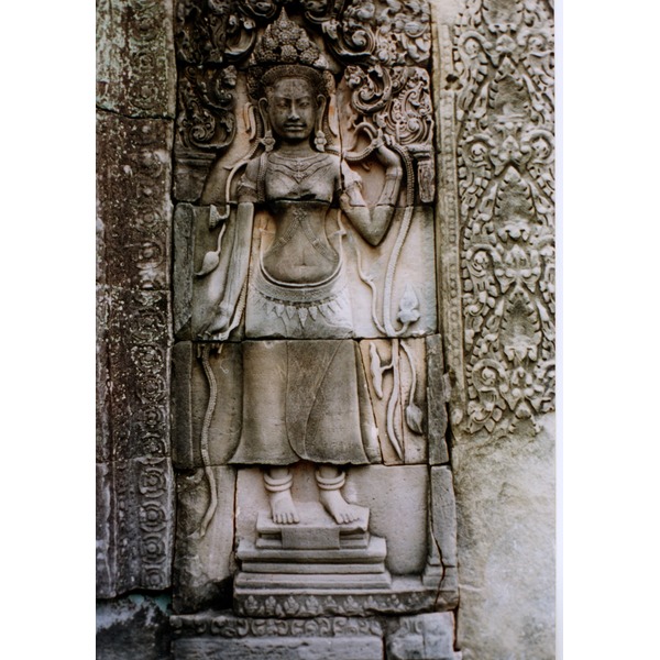 Picture Cambodia Angkor 1996-06 53 - Discovery Angkor