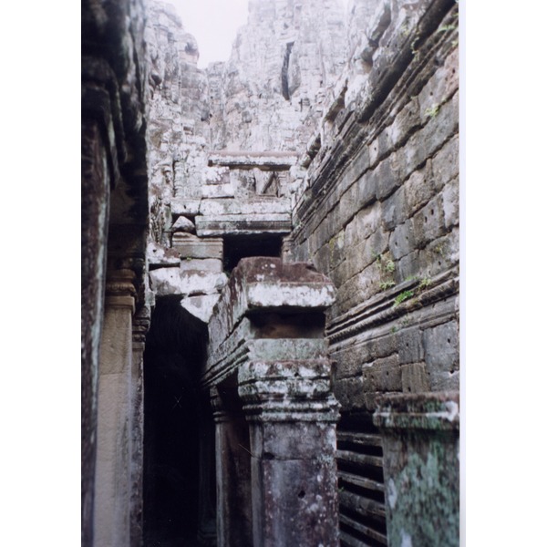 Picture Cambodia Angkor 1996-06 50 - Discovery Angkor