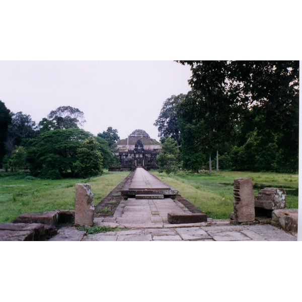 Picture Cambodia Angkor 1996-06 20 - Discovery Angkor