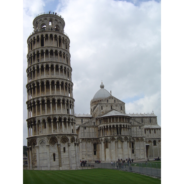 Picture Italy Pisa 2004-03 43 - Tour Pisa