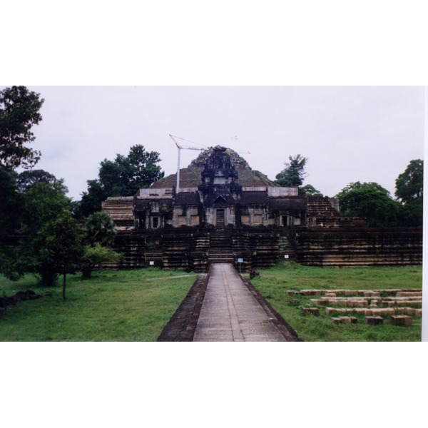 Picture Cambodia Angkor 1996-06 47 - Tour Angkor