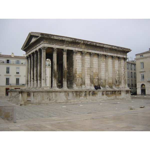 Picture France Nimes 2001-11 4 - Tour Nimes