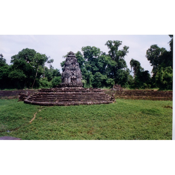 Picture Cambodia Angkor 1996-06 68 - Tours Angkor