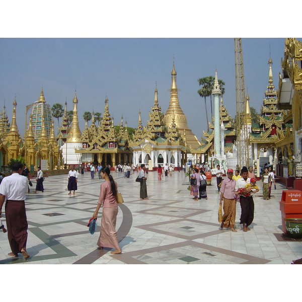 Picture Myanmar Yangon Shwedagon Pagoda 2005-01 12 - Discovery Shwedagon Pagoda