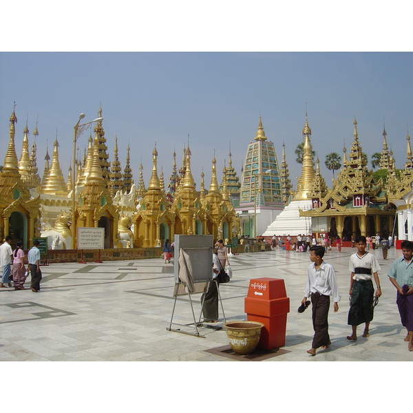 Picture Myanmar Yangon Shwedagon Pagoda 2005-01 17 - Around Shwedagon Pagoda