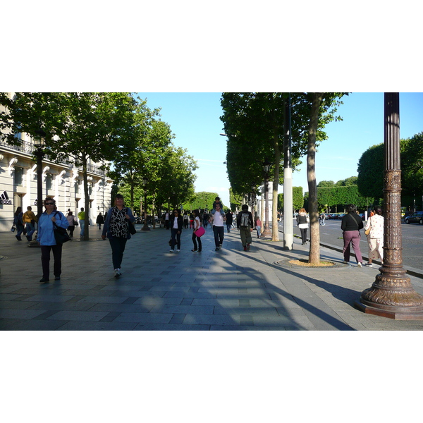 Picture France Paris Champs Elysees 2007-04 92 - Recreation Champs Elysees