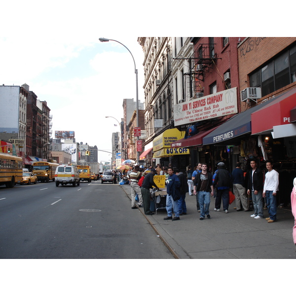 Picture United States New York Soho 2006-03 67 - Tours Soho