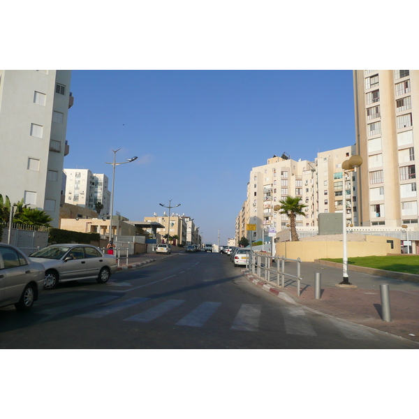 Picture Israel Bat Yam 2007-06 67 - Tour Bat Yam