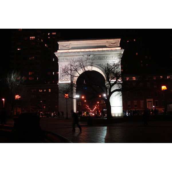 Picture United States New York Washington Square 2006-03 11 - Discovery Washington Square