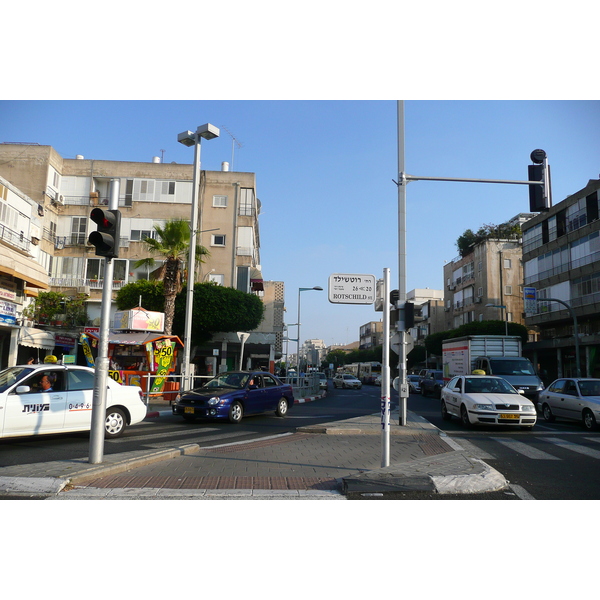 Picture Israel Bat Yam 2007-06 68 - Tour Bat Yam