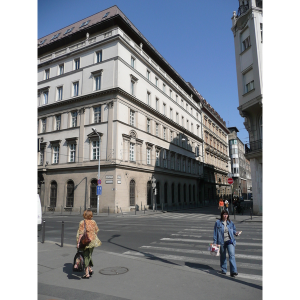 Picture Hungary Budapest Central Budapest 2007-06 191 - Tour Central Budapest